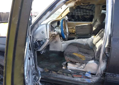 2004 Chevrolet Tahoe Ls из США, поврежденный, VIN 1GNEC13T34J323880